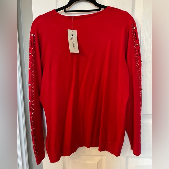 Red sweater with fancy sleeve design - Picture 2 of 4